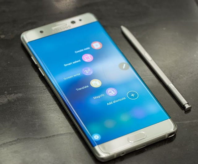 samsung-galaxy-note7-with-spen-hands-on-techfoogle.com