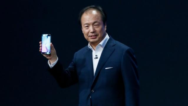 Samsung-MWC-Barcelona-president-JK-Shin-Galaxy-S6-TechFoogle-720-Reuters-624x351
