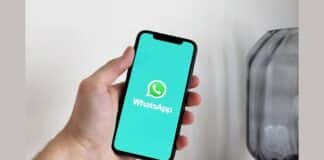 WhatsApp-on-iPhone-TechFoogle