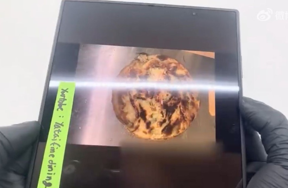 Galaxy Z Fold 8 Ultra Hands-on Video Reveals Samsung's Biggest Display Upgrade Yet 2 Galaxy Z Fold 8 Ultra Leaked Footage Highlights ss2